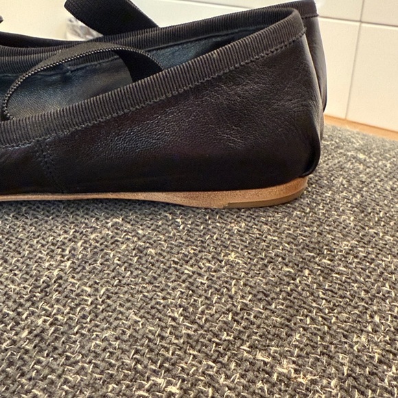 Miu Miu Black Leather Loafers with Bow Detail - Picture 6 of 7